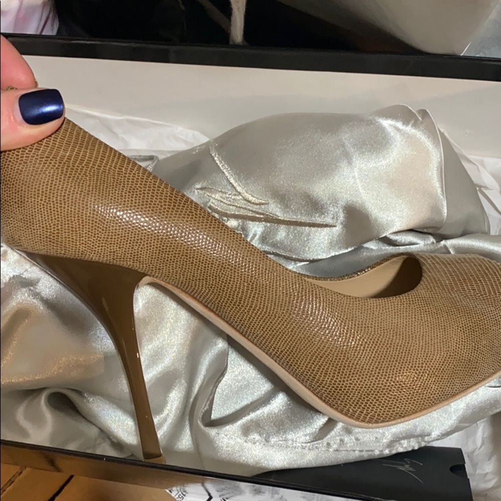 Giuseppe Zanotti Designs Shoes - Picture 9 of 10